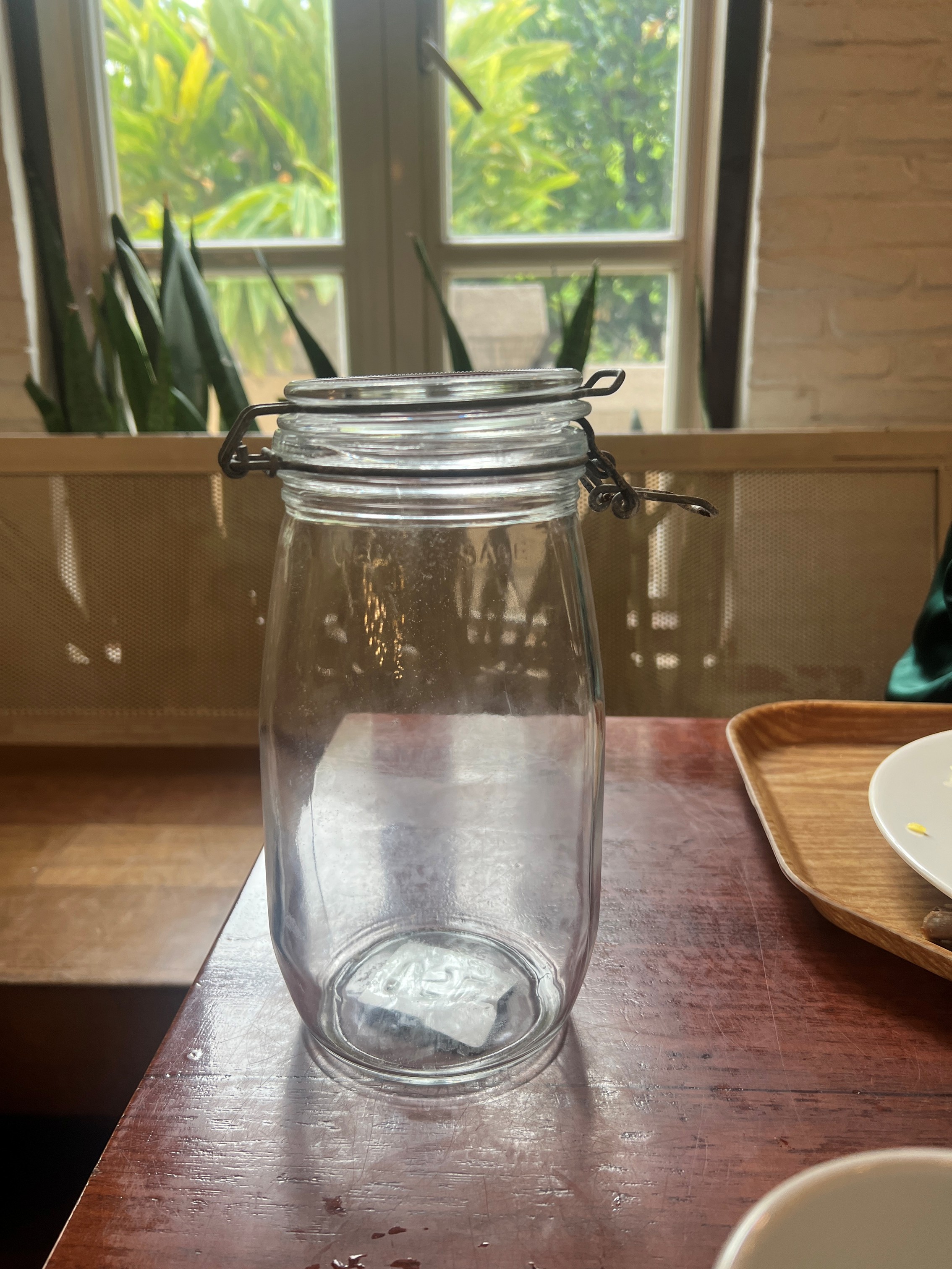 Hũ thủy tinh tròn nắp cài 1500ml, 22 x 11.7cm