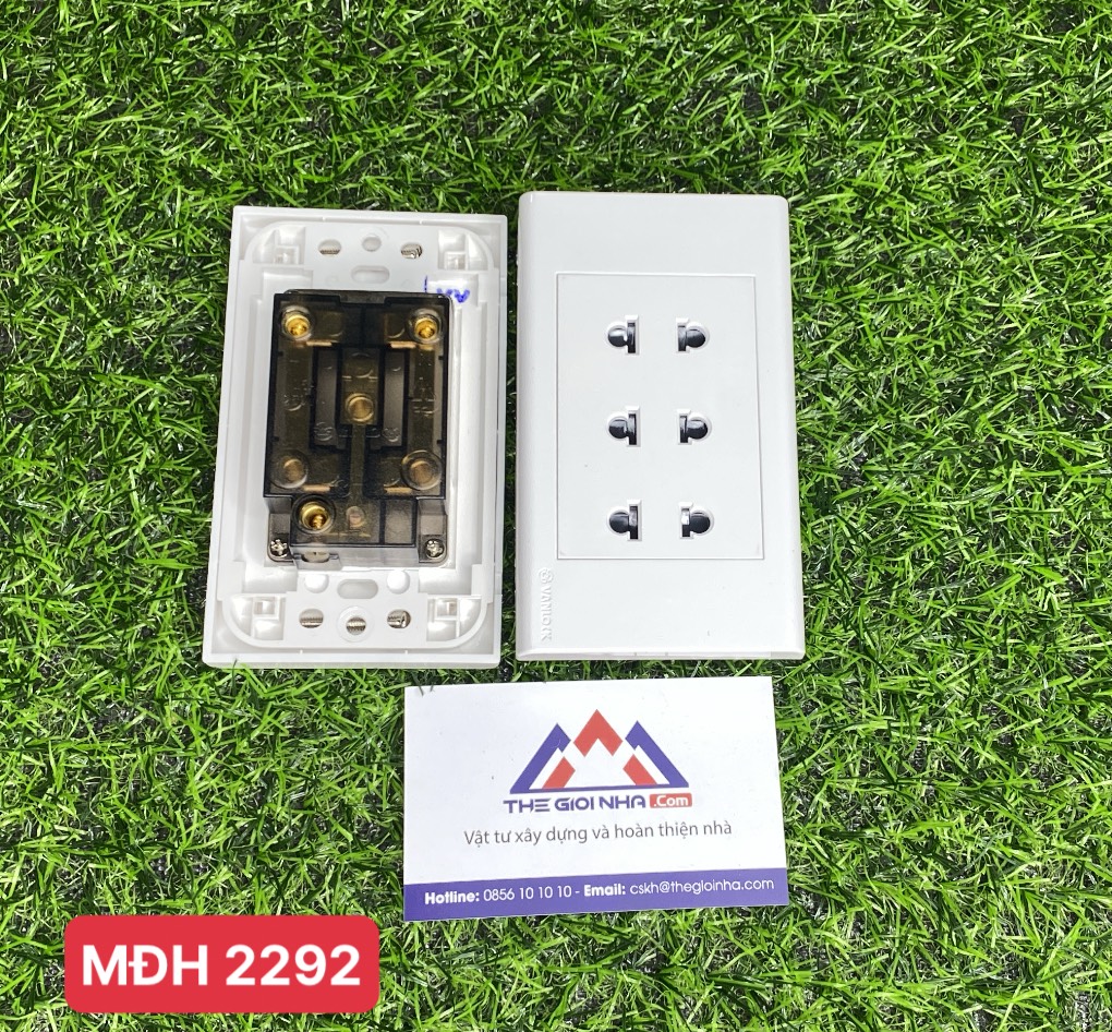 ỔỔ cắm 3 lỗ 2 chấu đế liền Sino S18U3, chất liệu nhựa ABS cao cấp, tiếp điểm đồng