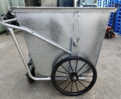 Xe gom rác tôn 500L, KT 1320 × 1070 × 1030 mm