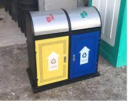 Thùng rác ngoài trời 2 ngăn 2 màu, kích thước 890*480*890 mm