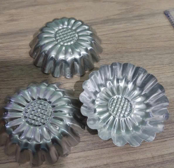 Khuôn bánh nhôm, đường kính miệng 6cm, đường kính đáy 3,5cm, cao 1,5cm